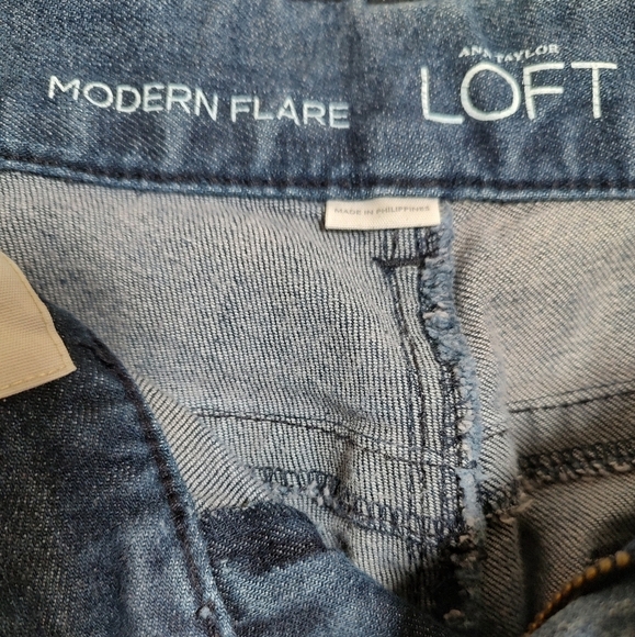 Ann Taylor Loft Modern Flare Women's Blue Jeans - Picture 7 of 11